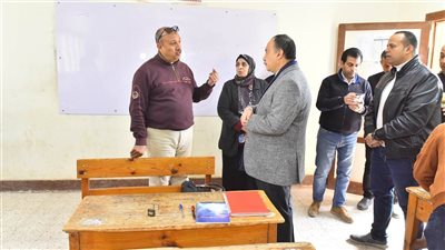 إيقاف 4 معلمين عن العمل وتحويلهم للتحقيق بسبب تغيب الطلاب بأسيوط 