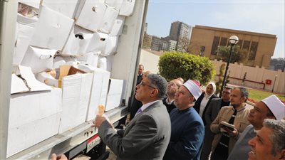 محافظ الجيزة يشهد تسلم 5 أطنان لحوم من صكوك الإطعام لتوزيعها على الأسر الأولى بالرعاية 