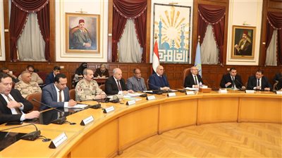 محافظ القاهرة يشدد على تطبيق المواعيد الجديدة لغلق المحال في رمضان