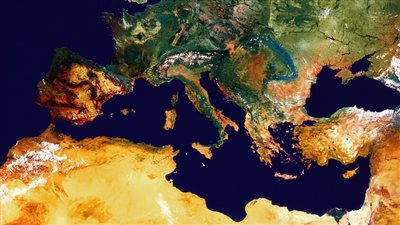 رواد الفضاء يكتشفون ظاهرة غريبة في البحر المتوسط 