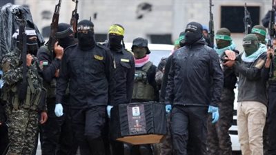 حماس تعلن تسليم جثامين محتجزين إسرائيليين والإفراج عن أسرى فلسطينيين غدًا