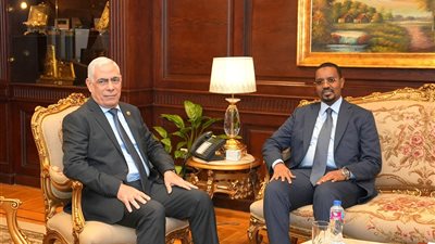 النائب العام يستقبل وزير العدل الصومالي لبحث التعاون القضائي