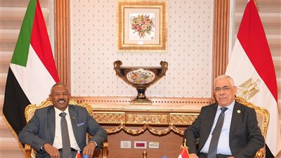 النائب العام يستقبل نظيره السوداني بمكتبه في القاهرة