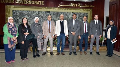 محافظ الأقصر يبحث أعمال مشروع الدعم الفني لوزارة التنمية المحلية