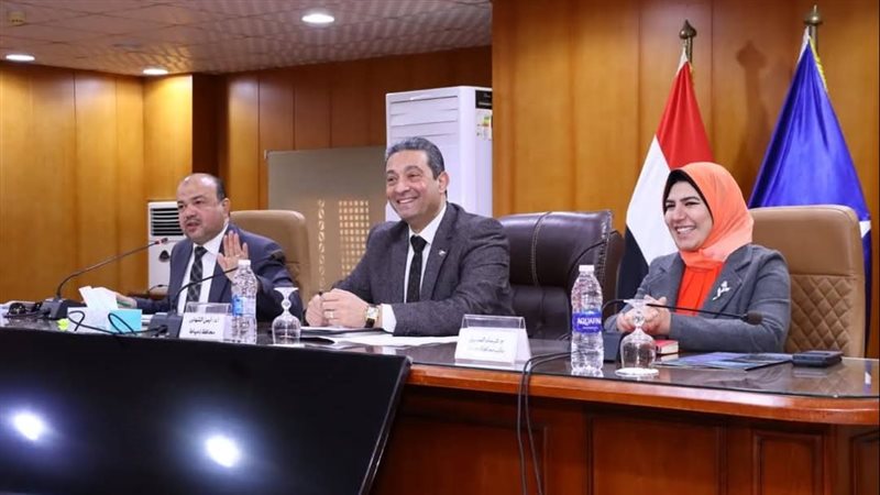 لقاء محافظ دمياط