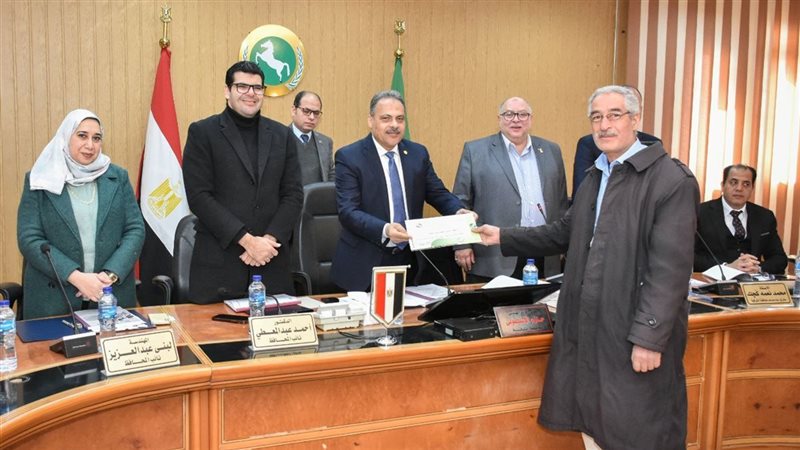  محافظ الشرقية يترأس