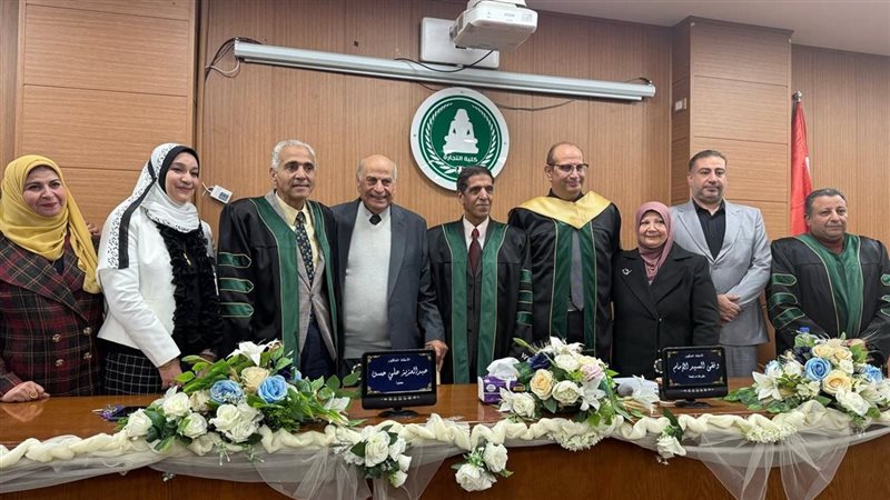 جانب من مناقشة رسالة