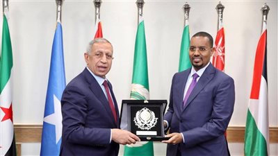 وزير العدل الصومالي يشيد بإنجازات الأكاديمية العربية للعلوم والتكنولوجيا عربيا ودوليا
