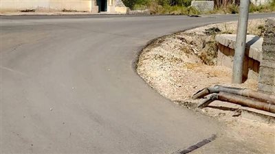 محافظ الأقصر يكلف برصف طريق البحاروة (صور)