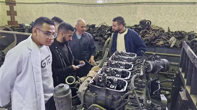 طلاب جامعة الدلتا بالمنوفية في زيارة لهيئة النقل العام 