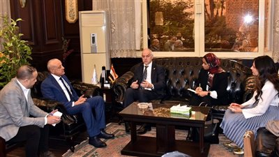 محافظ الأقصر يستقبل السفير الإسترالي لبحث سبل التعاون المشترك 