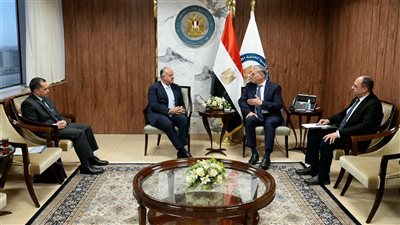 وزير البترول يبحث مع وفد بي بي البريطانية كيفية تنفيذ برنامج حفر مكثف لزيادة الإنتاج