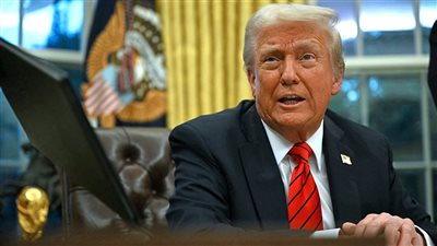 ترامب: لن نقدم ضمانات أمنية لأوكرانيا وستعيد أموال المساعدات 