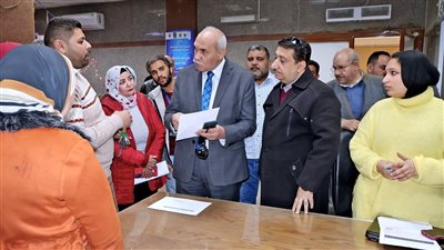 سكرتير عام سوهاج يتفقد إجراءات تلقي طلبات التصالح بالمراكز التكنولوجية