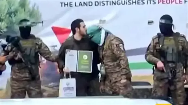  مجند إسرائيلي يقبل