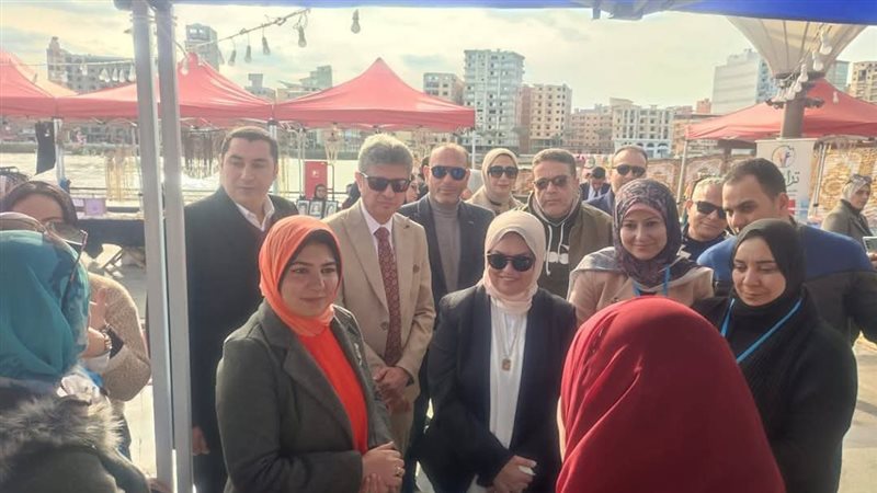افتتاح معرض أيادي