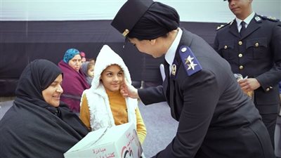 الداخلية توجه مأموريات أمنية لتوزيع كراتين رمضان في المحافظات (صور)