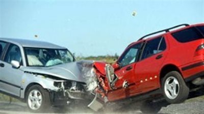 إصابة 5 أشخاص في حادث تصادم سيارتين بطريق مصر السويس