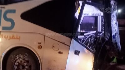 الأتوبيس اتدمر، الصور الأولى لحادث تصادم أتوبيس بسيارتي نقل ووقوع إصابات في المنيا