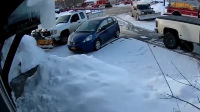 في 3 ثوان، لحظة انهيار مروع لمركز إطفاء في نيويورك (فيديو)