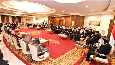البابا تواضروس يستقبل وفدا من الكنيسة الرومانية