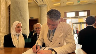 وزير الثقافة بدولة إيطاليا يزور المتحف اليوناني الروماني بالإسكندرية