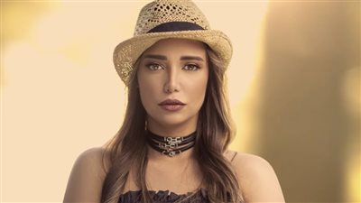 وفاة والد المطربة راندا حافظ 