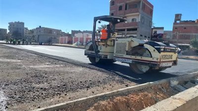 تطوير البنية التحتية بدمياط، استكمال رصف طريق البصارطة وإنشاء ملعب أكريليك بجمصة