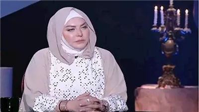 ميار الببلاوي تنهار من البكاء: فنانة محجبة حاولت قتلي ونمت بالشارع