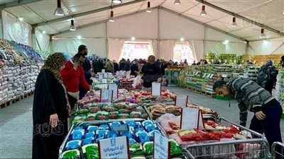 إقبال كبير على معارض أهلا رمضان بالبحيرة لشراء سحور رمضان (فيديو)