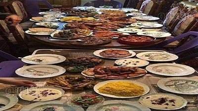 طقوس الشراقوة في رمضان، الإفطار بمنزل كبير العائلة وتنظيم المسابقات وتقديم الوجبات لركاب القطارات