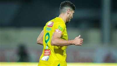 الأهلي يفاضل بين 