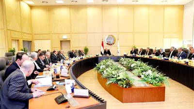 وزير النقل يترأس اجتماع الجمعية العامة للشركة القابضة لمشروعات الطرق والكباري والنقل البري