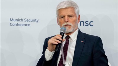 رئيس التشيك يدعو لتشكيل تحالف دولي لدعم أوكرانيا