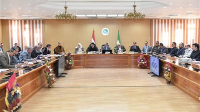 محافظ الشرقية يرأس اجتماع اللجنة العليا للاستثمار بالمحافظة 