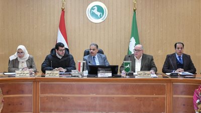 محافظ الشرقية يترأس اجتماع مجلس إدارة المناطق الصناعية