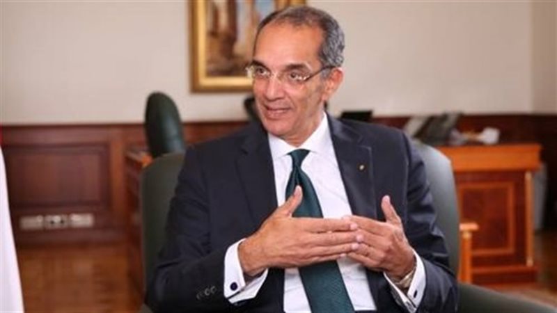  الدكتور عمرو طلعت