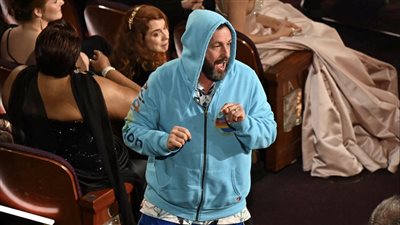 آدم ساندلر يحضر حفل الأوسكار بـ 