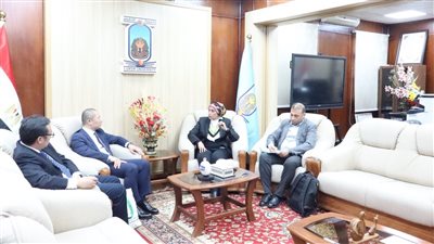 وصول وفد من معهد بكين للتكنولوجيا إلي جامعة الأقصر لتعزيز التعاون الأكاديمي