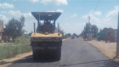 محافظ الدقهلية يتابع أعمال تقوية وإعادة رصف طريق 50/57 بقرية حفير شهاب الدين