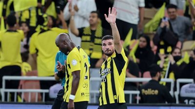 اتحاد جدة يتعادل مع الأخدود 1-1 ويواصل تصدره للدوري السعودي (فيديو وصور)