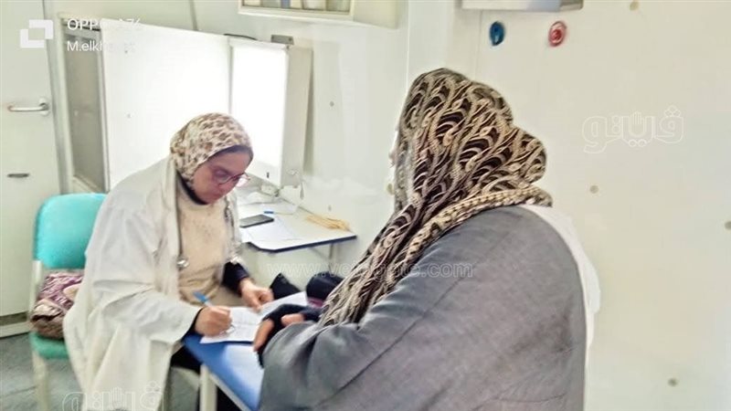 الكشف علي المواطنين