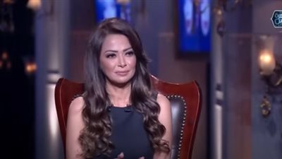 داليا مصطفى تكشف حقيقة طلاقها من شريف سلامة 