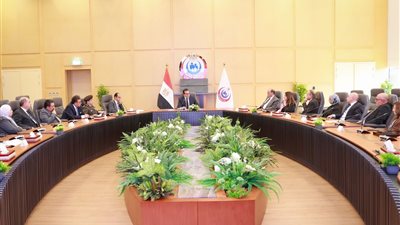  وزير الصحة يبحث مع لجنة البورد المصري إضافة تخصصات جديدة لطب الأسنان
