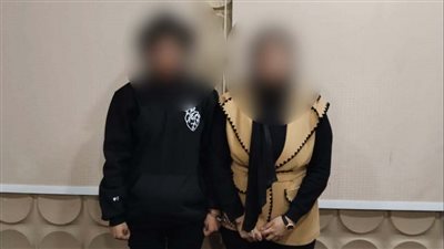 حبس سيدتين بتهمة إضرام النيران بسيارة في مدينة بدر