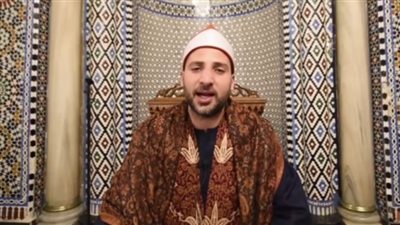 كلي بكُلك مشغول عن البشر، ابتهال مميز للشيخ عمر نبيل عبد الرازق (فيديو)