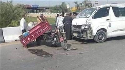 إصابة 4 أشخاص في تصادم ميكروباص وتروسيكل بقنا