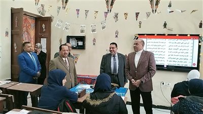 وكيل التعليم بالدقهلية يستمع إلى مقترحات العاملين بمدارس شرق المنصورة (صور)