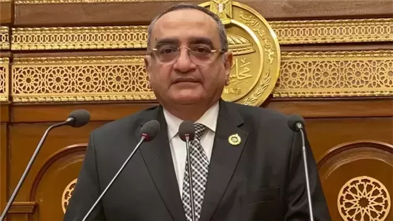  اللواء حاتم حشمت،