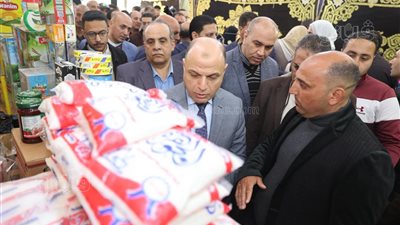 محافظ كفرالشيخ يتفقد معرض أهلًا رمضان بالرياض ويستمع لملاحظات المواطنين 